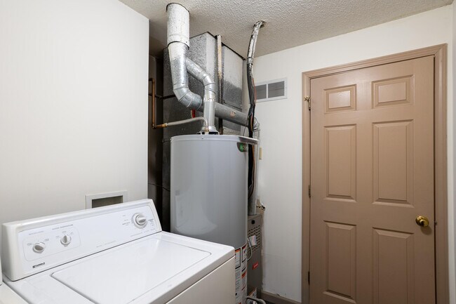 Building Photo - 3258 Wind River Cir