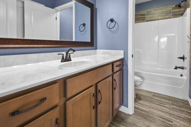 Building Photo - Pet Friendly Four Bedroom!