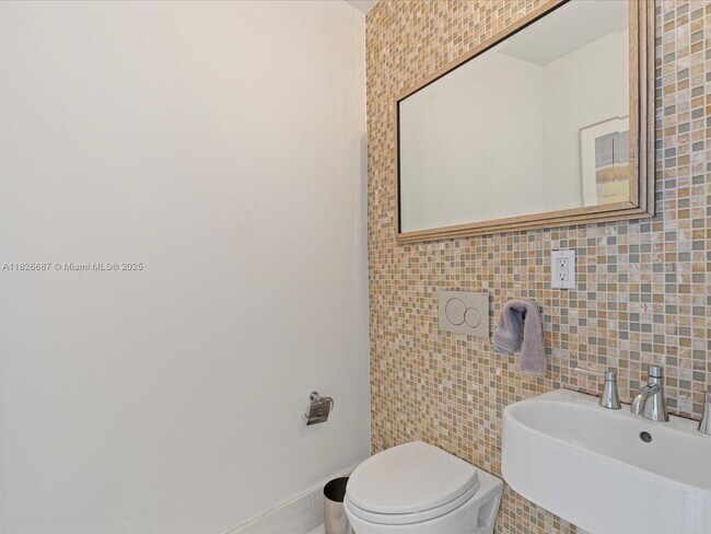 Building Photo - 18101 Collins Ave