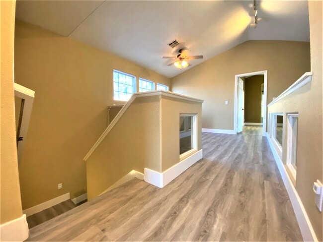 Building Photo - 8013 Coral Point Ave
