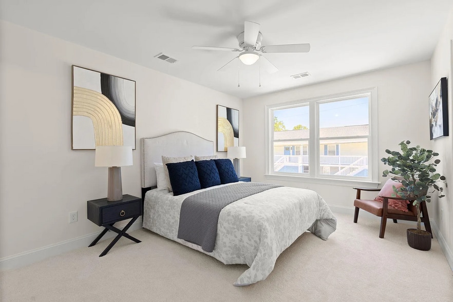 Building Photo - 929 Battery Ave