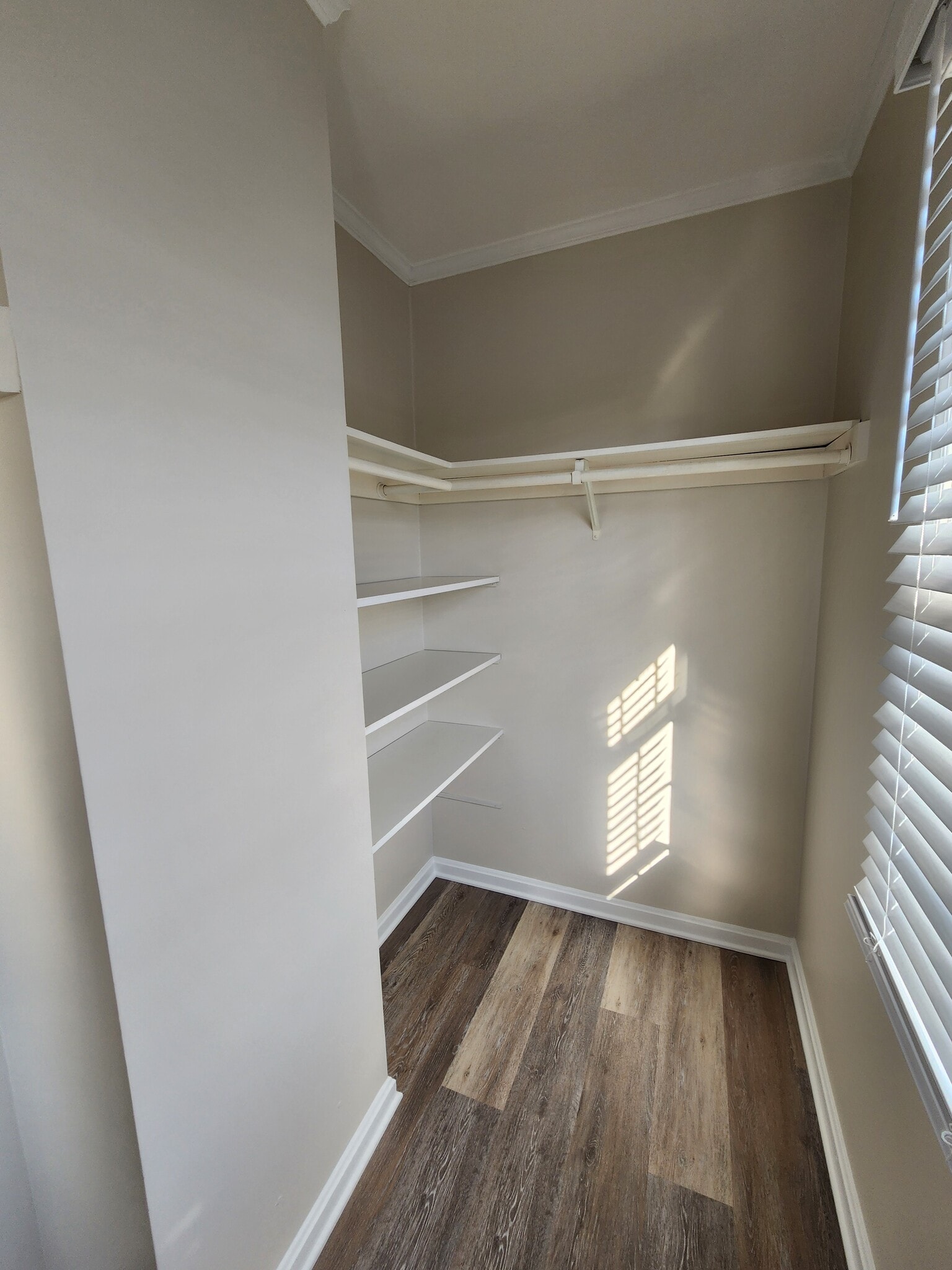 Building Photo - 860 Beaglin Park Dr