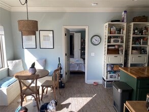 Building Photo - 1633 NE 11th St