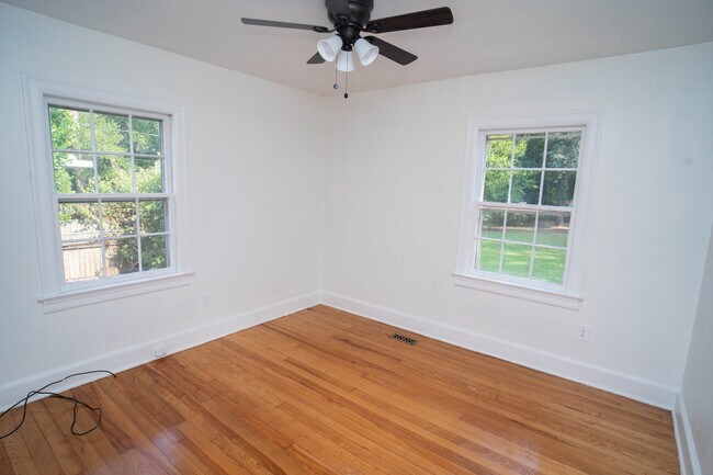 Building Photo - 1114 8th Ave