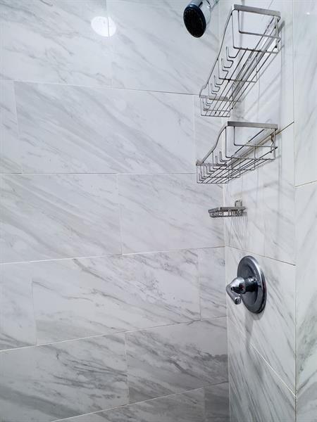 Building Photo - 902 NE 34th St