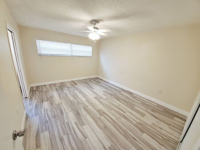Building Photo - 3 Bedroom 2 Bath Home in Pinellas Park