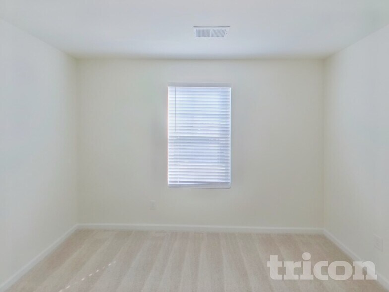 Building Photo - 1073 Crescent Moon Lp