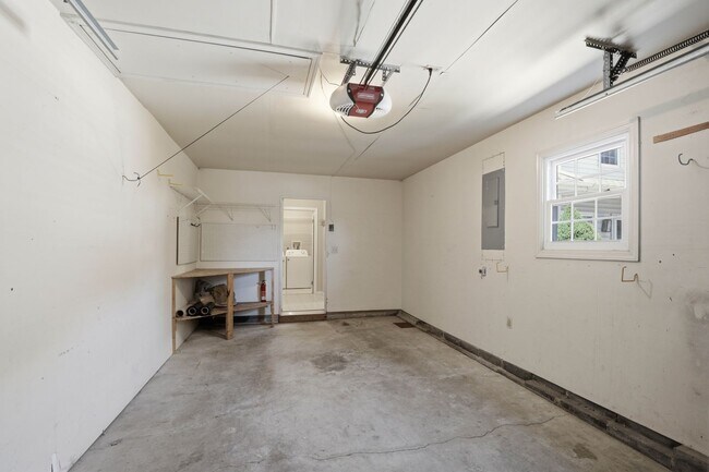 Building Photo - 106 Spring Ridge Ct