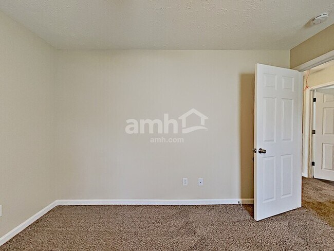 Building Photo - 2327 Devonshire Dr