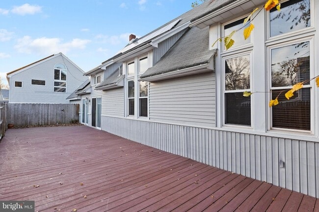 Building Photo - 230 Washington St