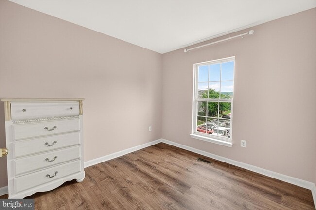 Building Photo - 2572 Carrington Way