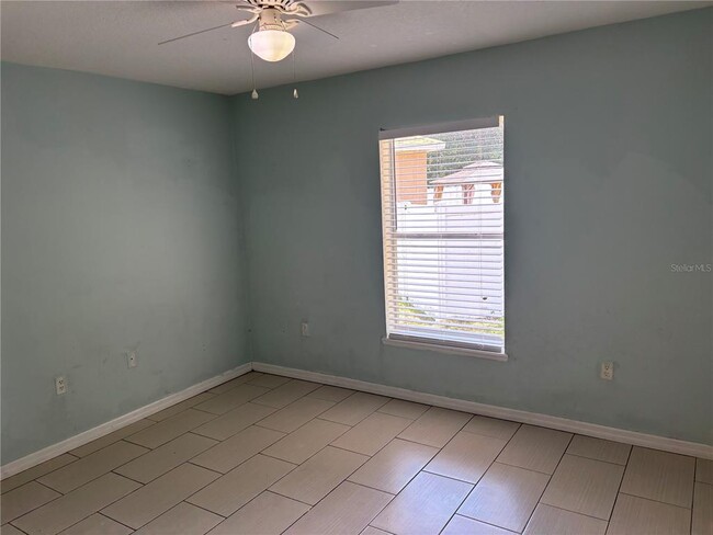 Building Photo - 120 Spoonbill Ct
