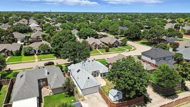 Building Photo - 10405 Belfort Dr
