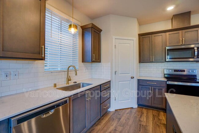 Building Photo - 4945 NE 24th Ave