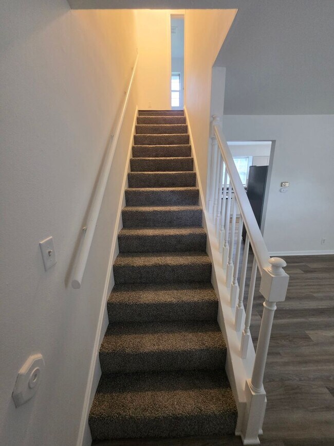 Building Photo - 4209 Defoe Dr