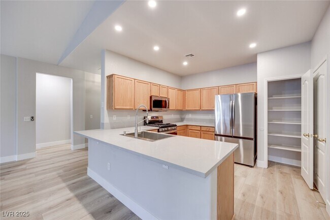 Building Photo - 1008 Domnus Ln