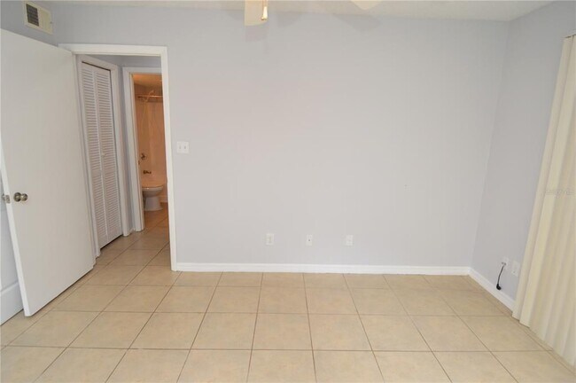 Building Photo - 8630 Mallard Reserve Dr