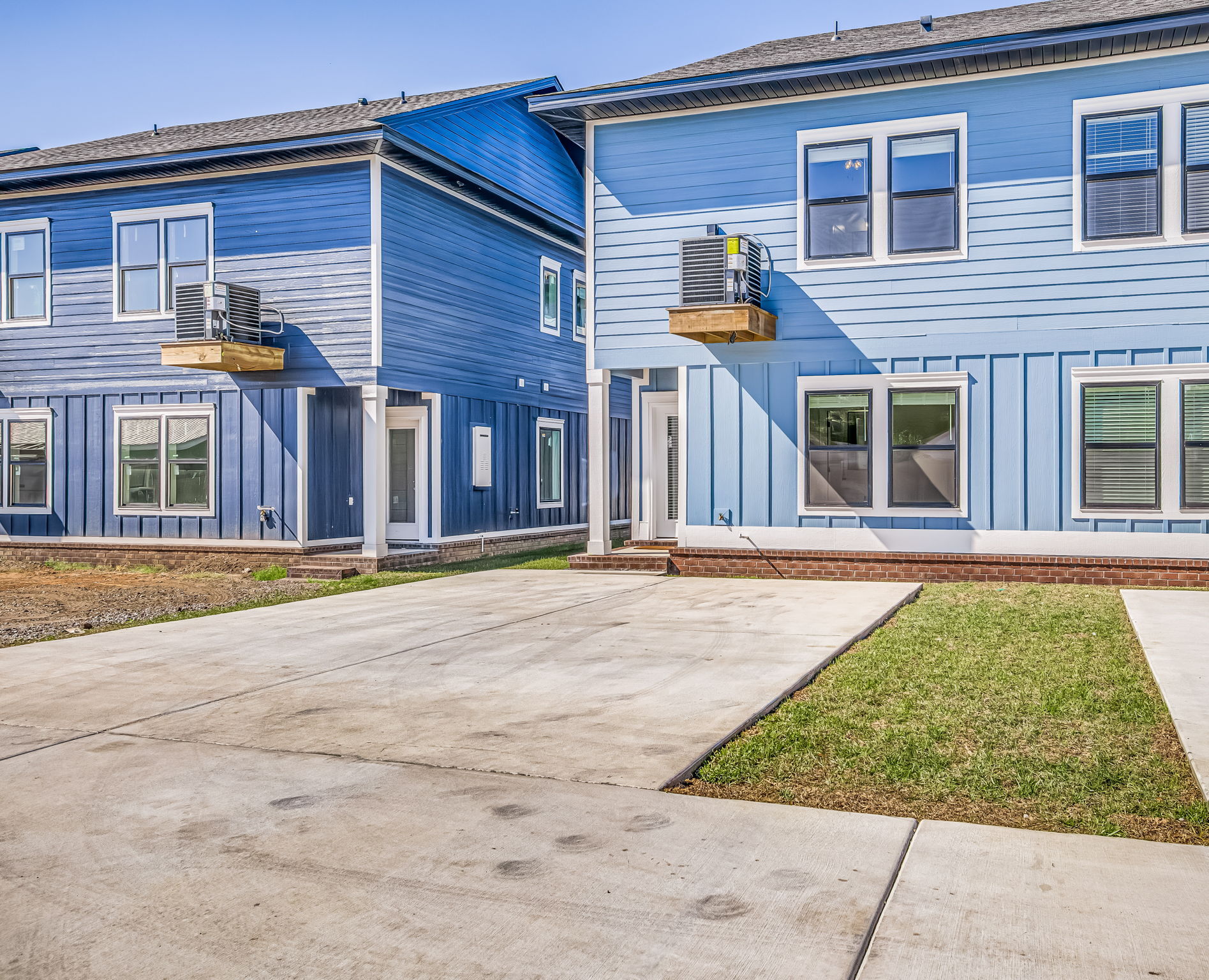 Building Photo - 580 N De Villiers St