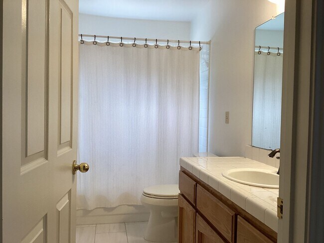 Building Photo - 9615 N Buttonwood Ct