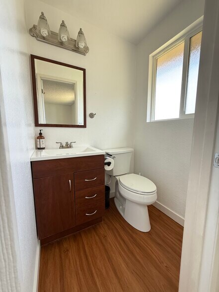 Master bedroom (upstairs) attached bath - 13016 16th St NE