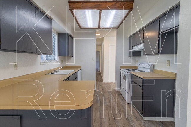 Building Photo - 8413 Neubourg Dr
