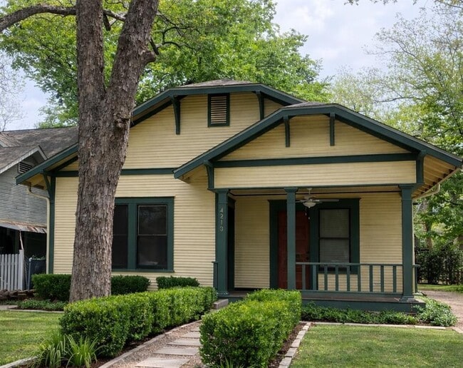 Building Photo - 4213 Avenue C