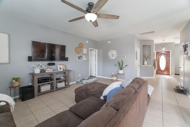 Building Photo - 2823 Sage Bluff Ave