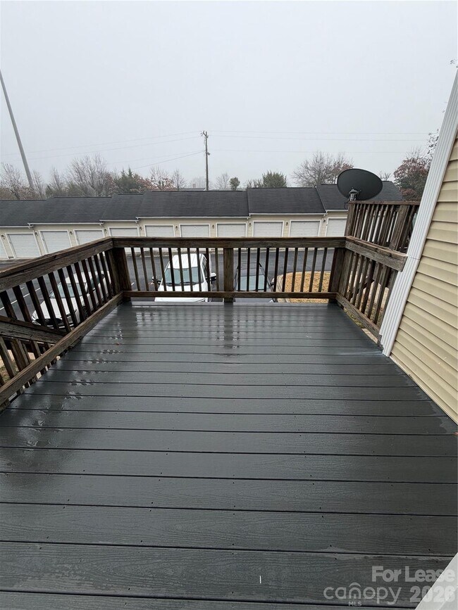 Building Photo - 110 Steam Engine Dr