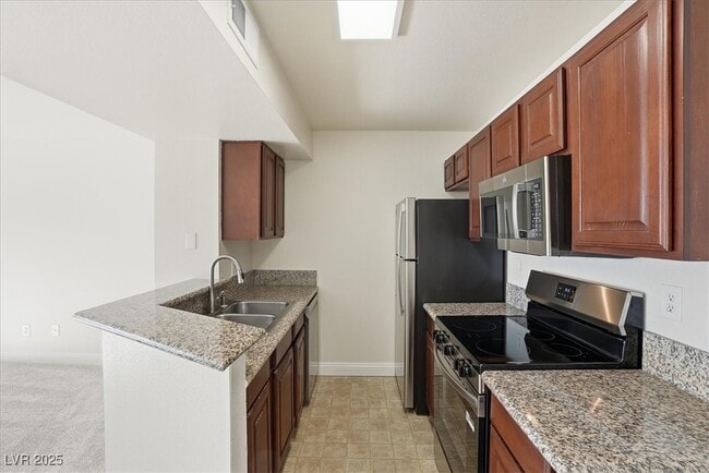 Building Photo - 5114 S Jones Blvd