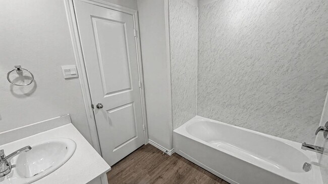 Building Photo - 3405 Tomahawk Dr