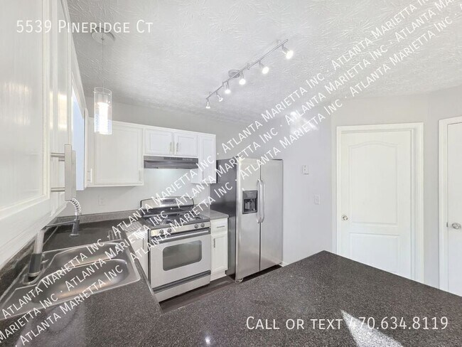 Building Photo - 5539 Pineridge Ct