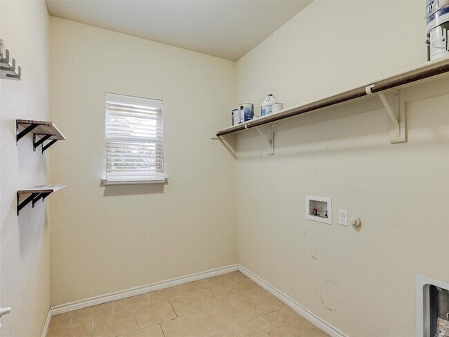 Building Photo - 11305 Amistad Dr