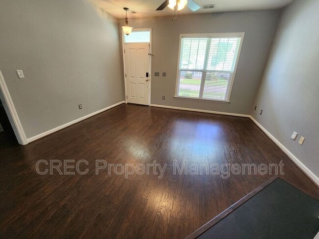 Building Photo - 103 Foxglove Ave