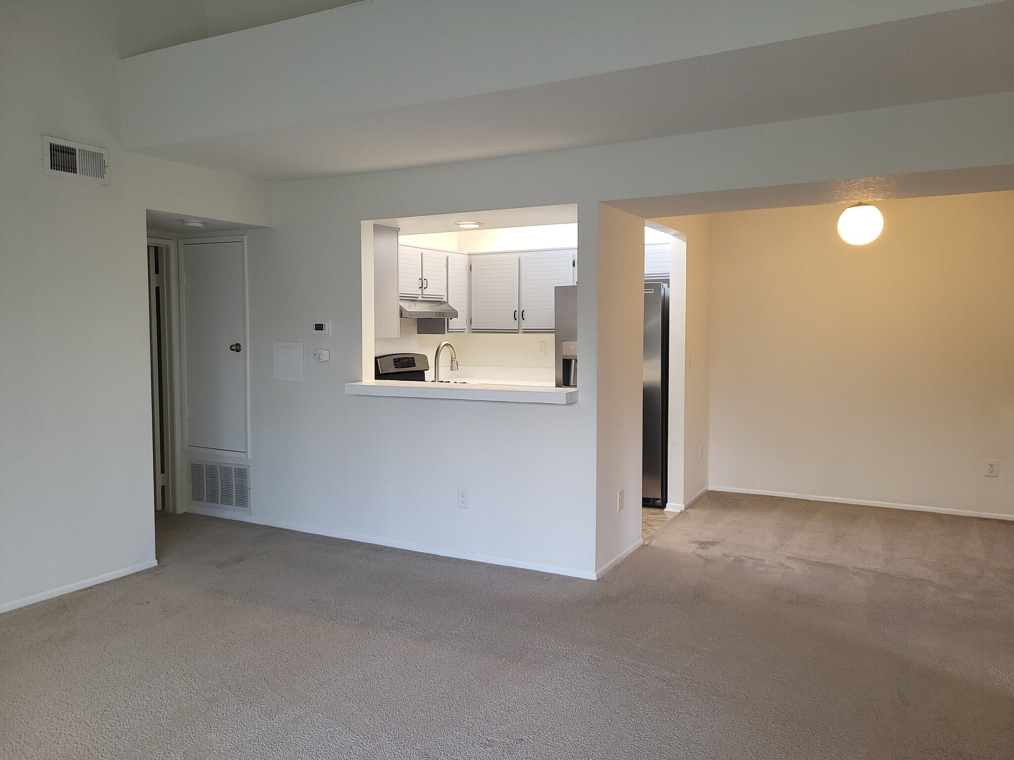 Building Photo - 24143 Del Monte Dr