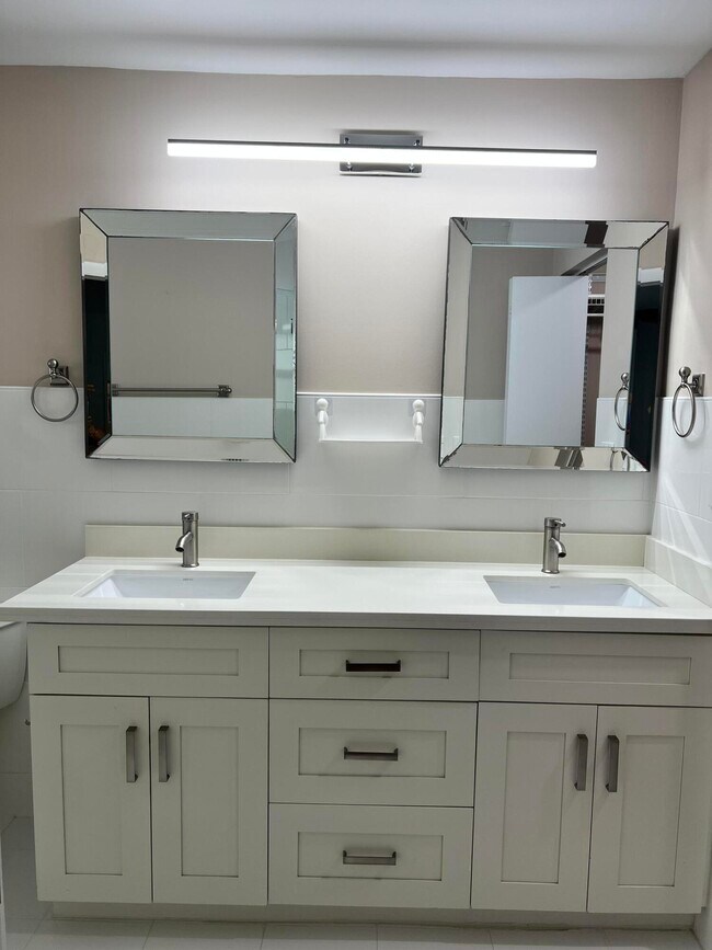 Building Photo - 3210 NW 23rd Ter