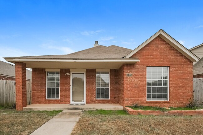 Primary Photo - 1306 SW 22nd St