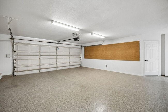 Building Photo - 3301 Queensbury Way W