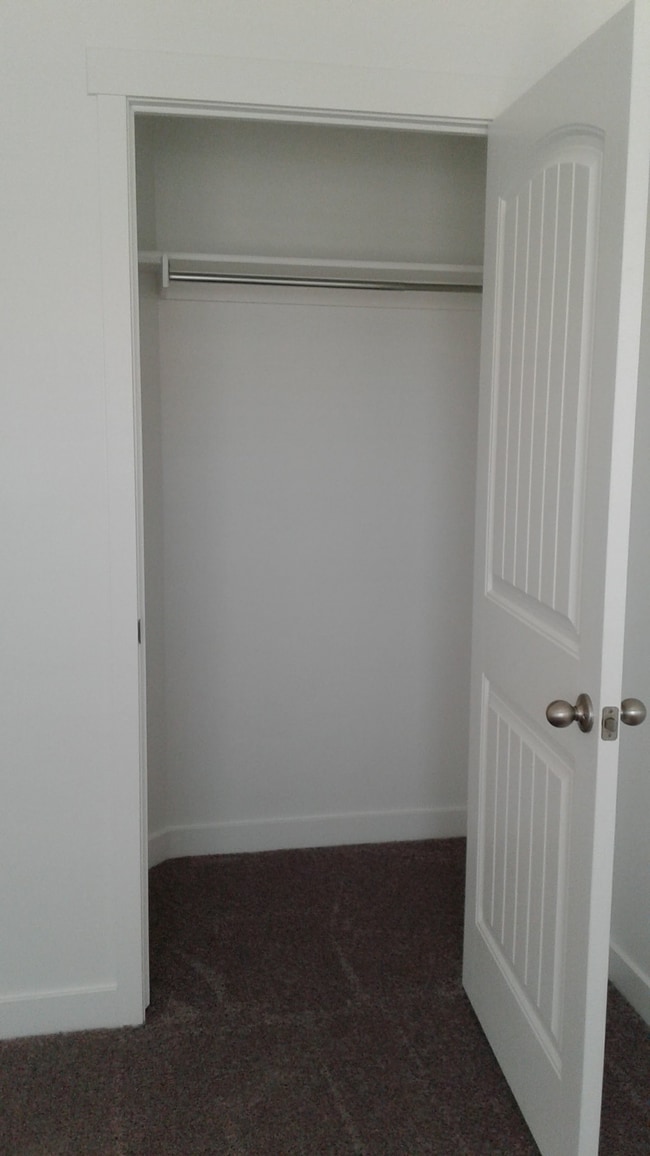 Building Photo - 444 S Fox Chase Ln