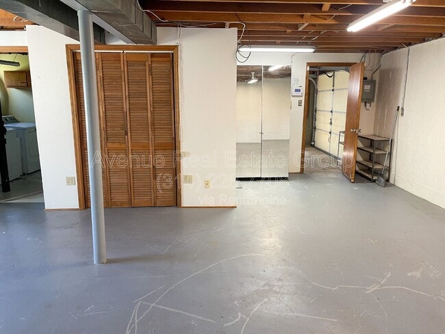 Building Photo - 9854 Las Vegas Dr