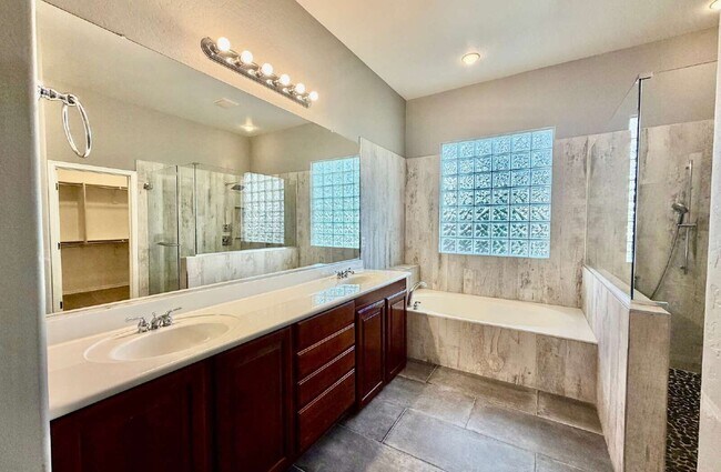 Building Photo - 5916 W Fetlock Trail