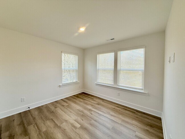 Building Photo - 2805 Fordwood Dr