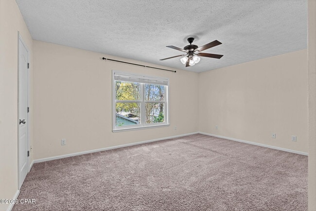 Building Photo - 203 Jase Ln