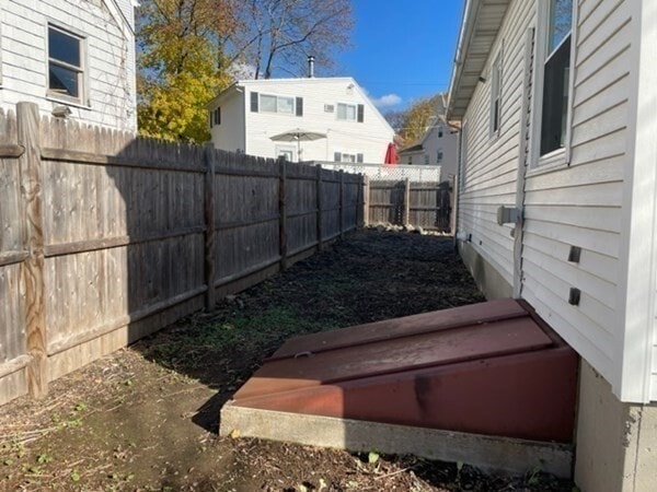 Building Photo - 40 Center St