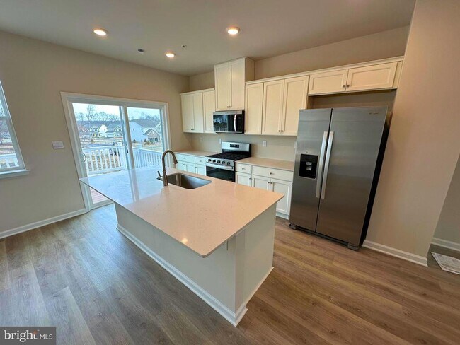 Building Photo - 172 Bell Ct