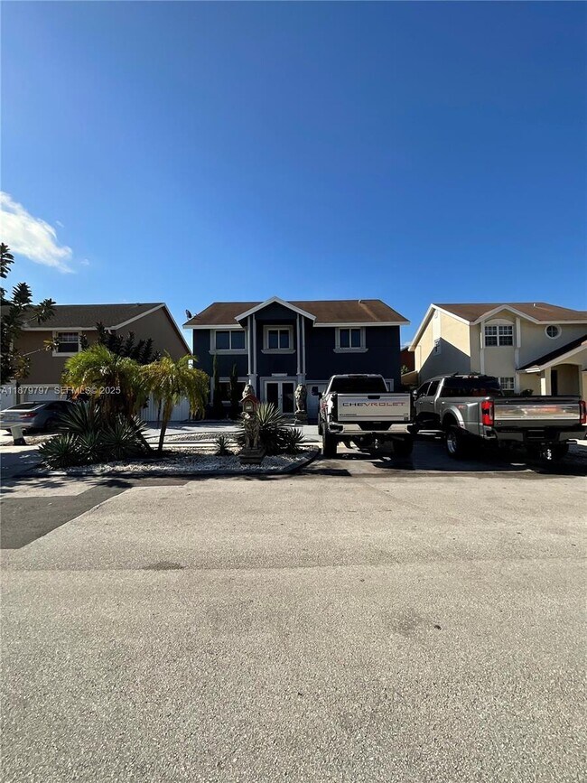 Building Photo - 9710 SW 13th St