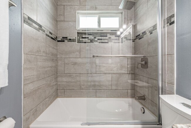 Building Photo - 3442 Azalea Pl
