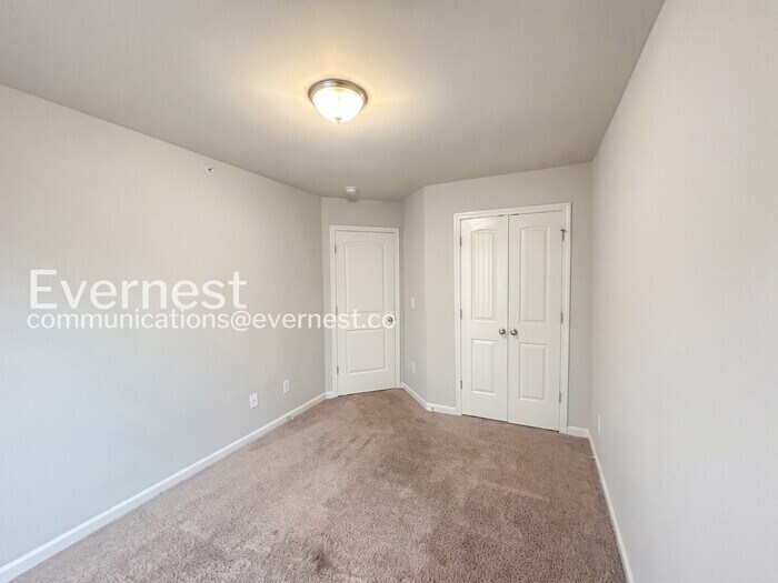 Building Photo - 1598 Iris Walk