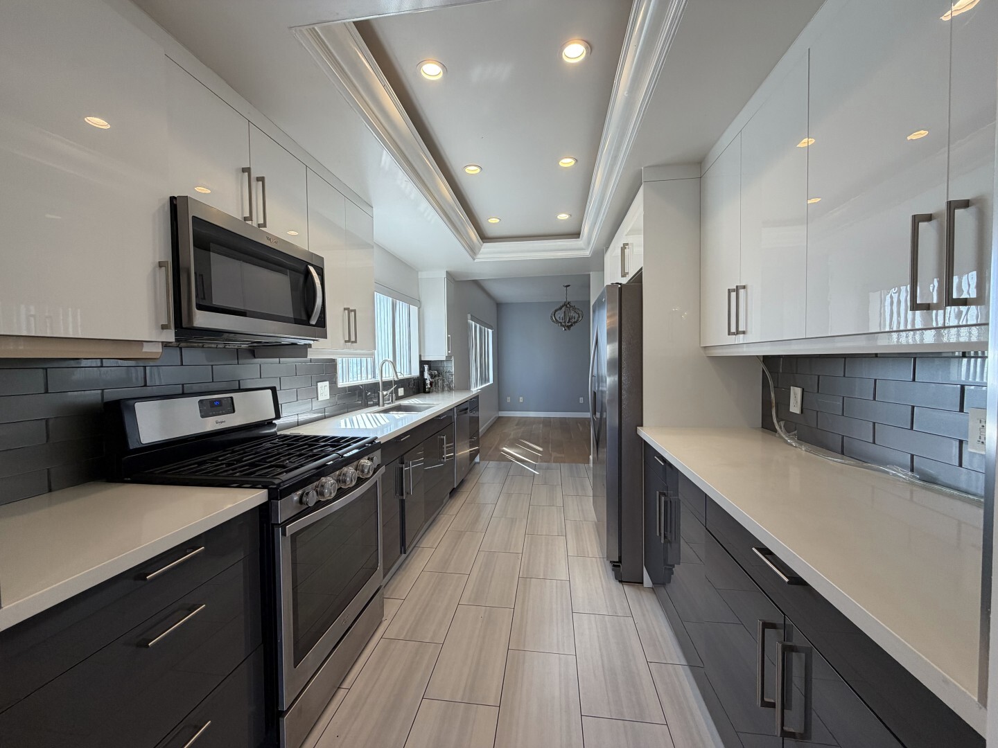 Building Photo - 1247 Barry Ave