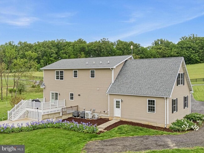 Building Photo - 40923 Browns Ln