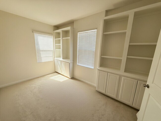 Building Photo - Charming 3BR Home with Modern Kitchen, Versatile Loft, & Private Backyard